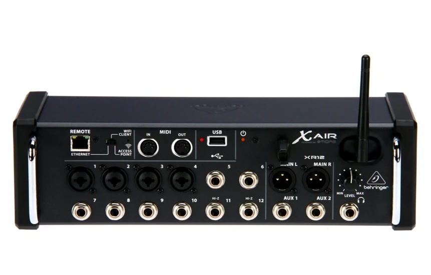Behringer XR12